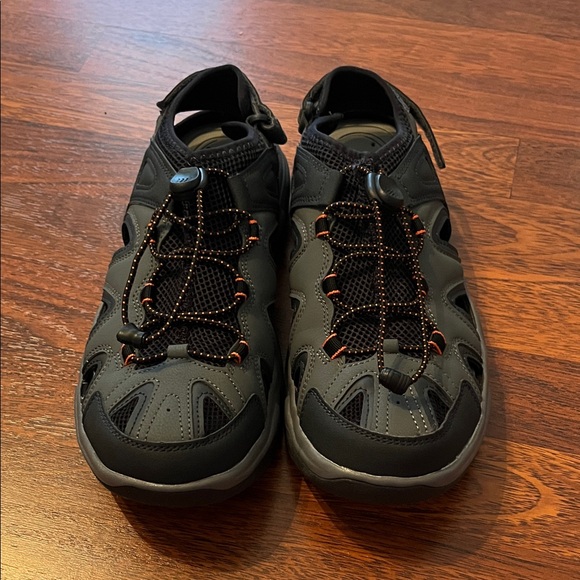 Men's Eddie Bauer Black and Gray Outdoor/Water Shoes - Picture 1 of 7